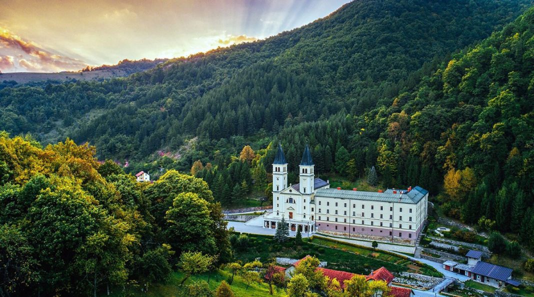 franjevacki-samostan-kraljeva-sutjeska-kraljevasutjeskacom-1068x594